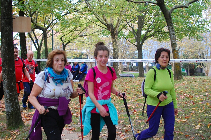 Foto 66 de la galería del avituallamiento | 10:00 h -11:00 h |  Galería 1 - Subida a Artxanda 2015