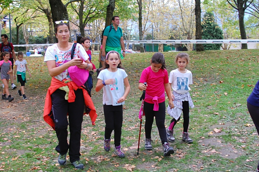Foto 32 de la galería del avituallamiento | 11:00 h -11:30 h |  Galería 2 - Subida a Artxanda 2015
