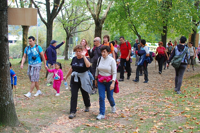 Foto 65 de la galería del avituallamiento | 11:30 h -12:00 h |  Galería 3 - Subida a Artxanda 2015