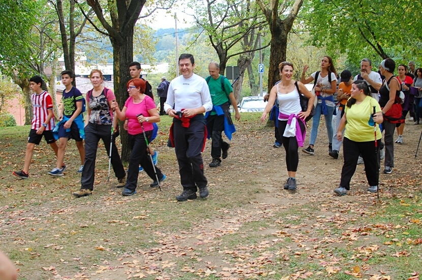 Foto 59 de la galería del avituallamiento | 12:00 h -12:30 h |  Galería 4 - Subida a Artxanda 2015