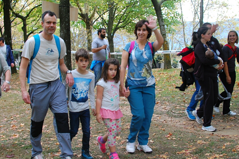 Foto 93 de la galería del avituallamiento | 12:00 h -12:30 h |  Galería 4 - Subida a Artxanda 2015