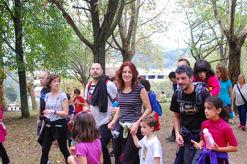 Foto 117 de la galería del avituallamiento | 12:00 h -12:30 h |  Galería 4 - Subida a Artxanda 2015