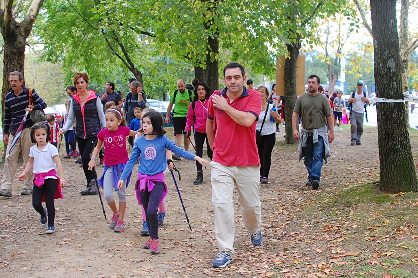 Foto 126 de la galería del avituallamiento | 12:00 h -12:30 h |  Galería 4 - Subida a Artxanda 2015